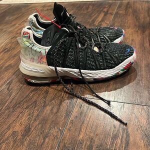 Nike LeBron 18 XVIII James Gang Basketball Shoes Youth Size 7y women’s 8.5‎  GUC